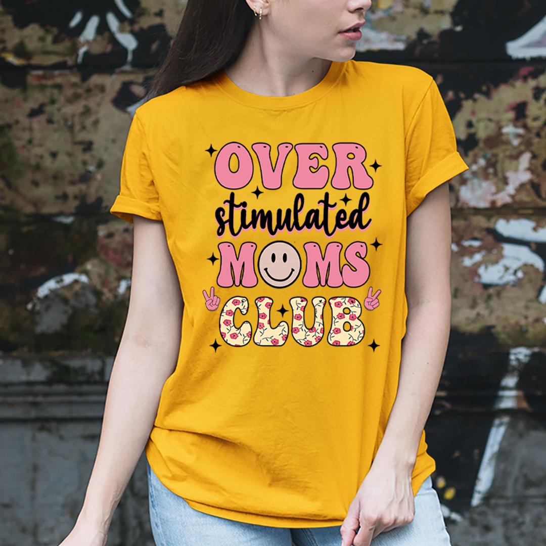 Over Moms Club (colorful) - Unisex T-Shirt