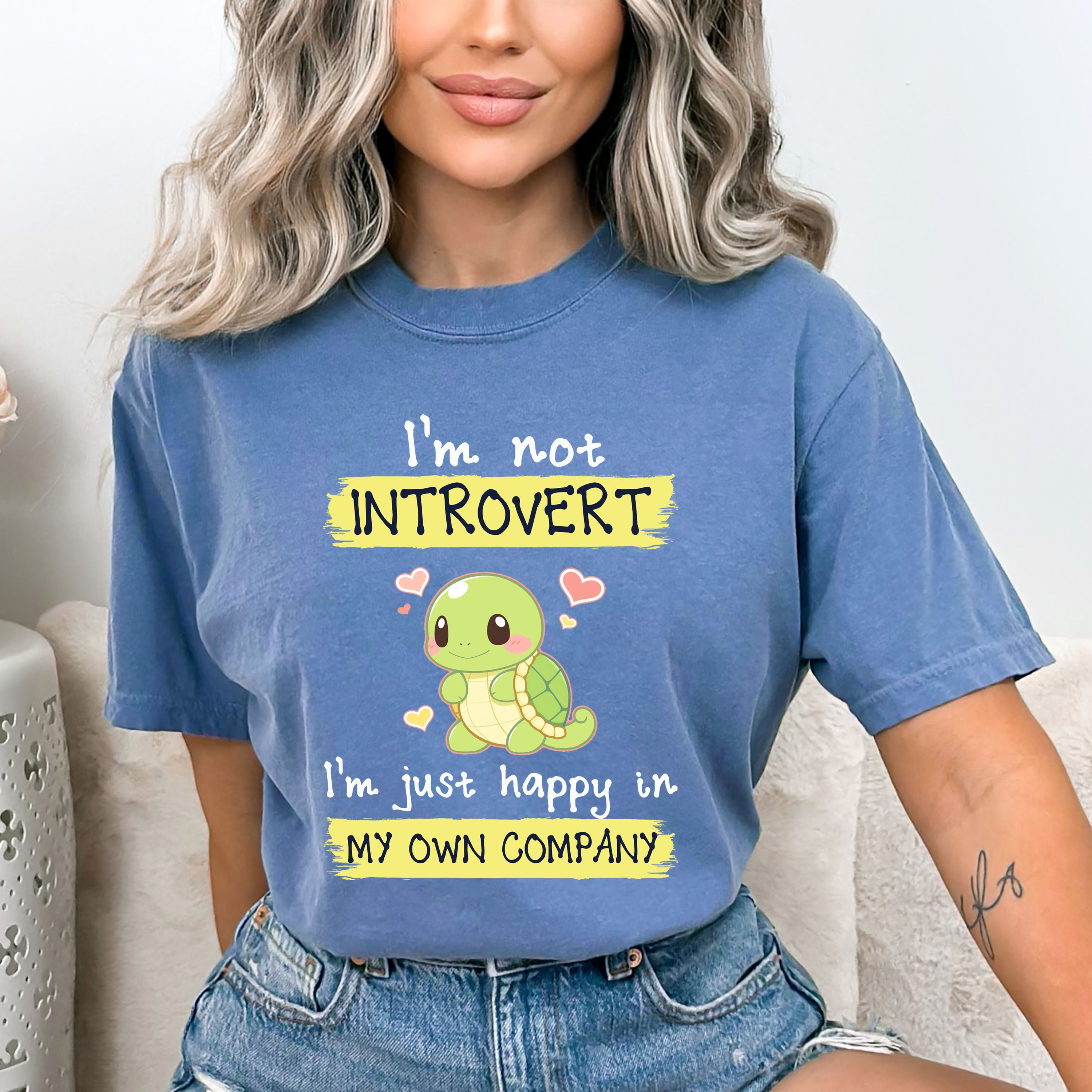 I'm Not Introvert - Bella canvas