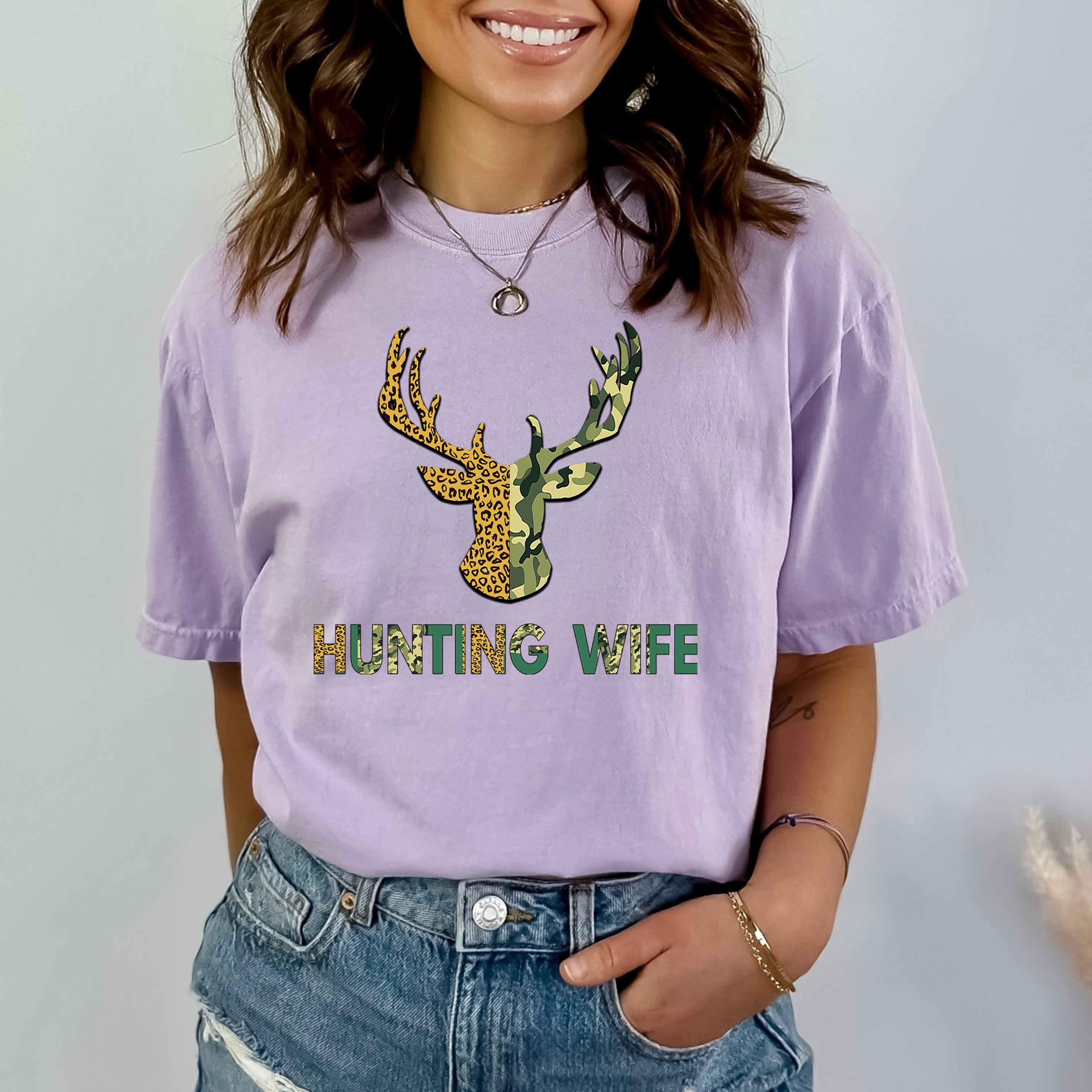 Hunting Wife - Bella canvas