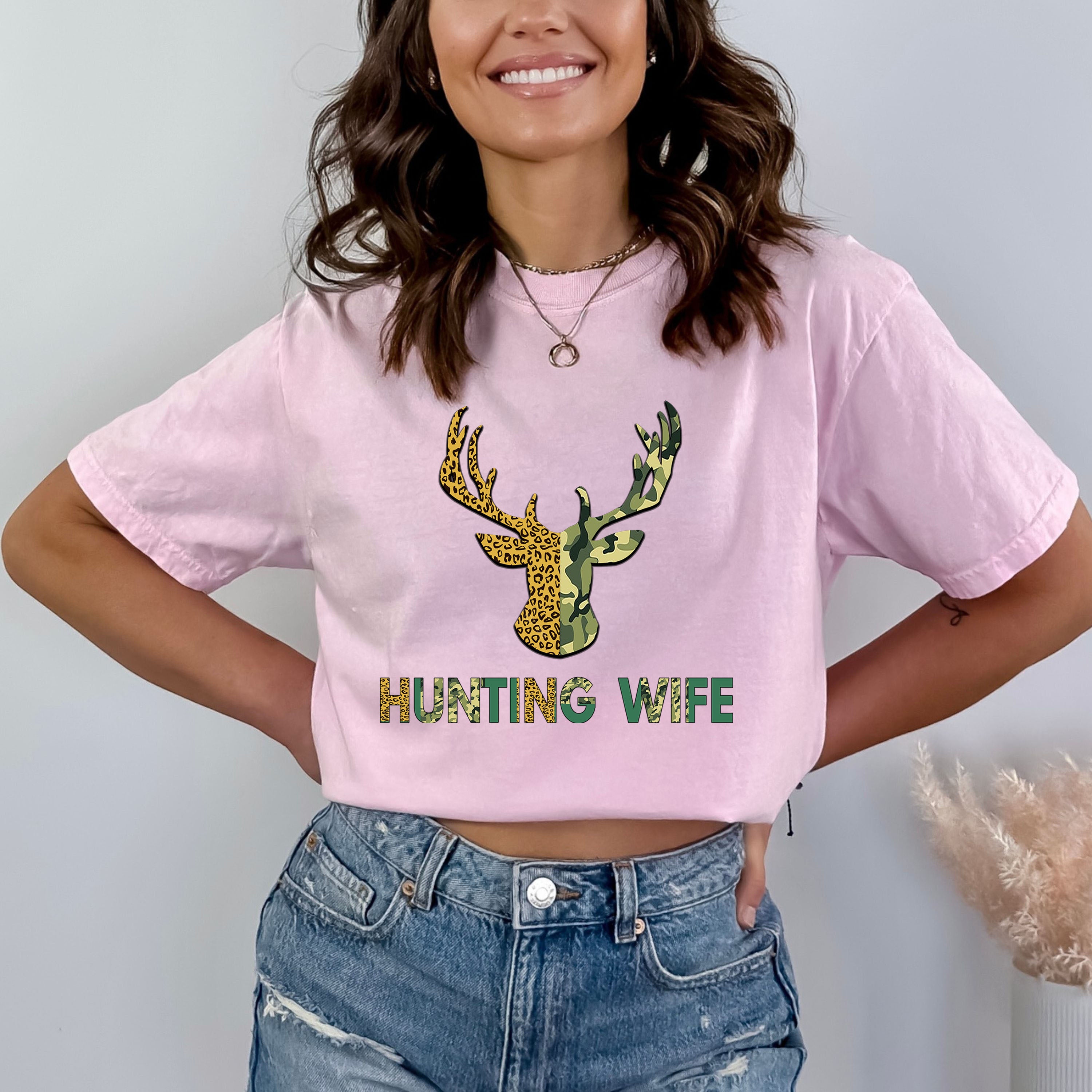 Hunting Wife - Bella canvas