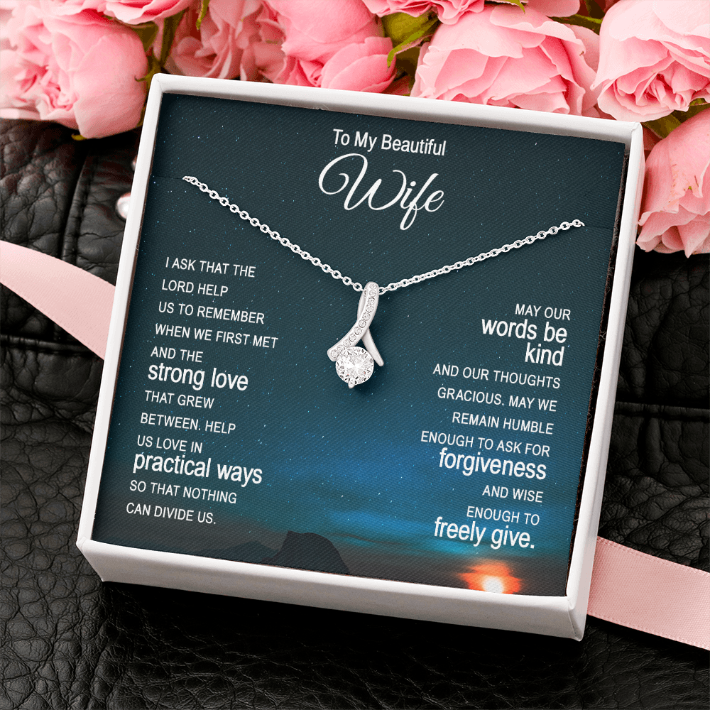 Alluring Beauty Necklace For Wife